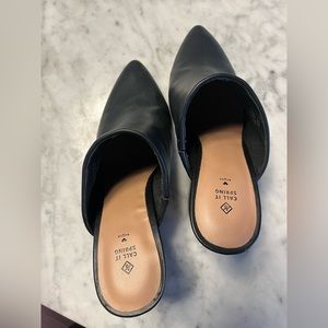 Spring hell clogs size 7 never worn black